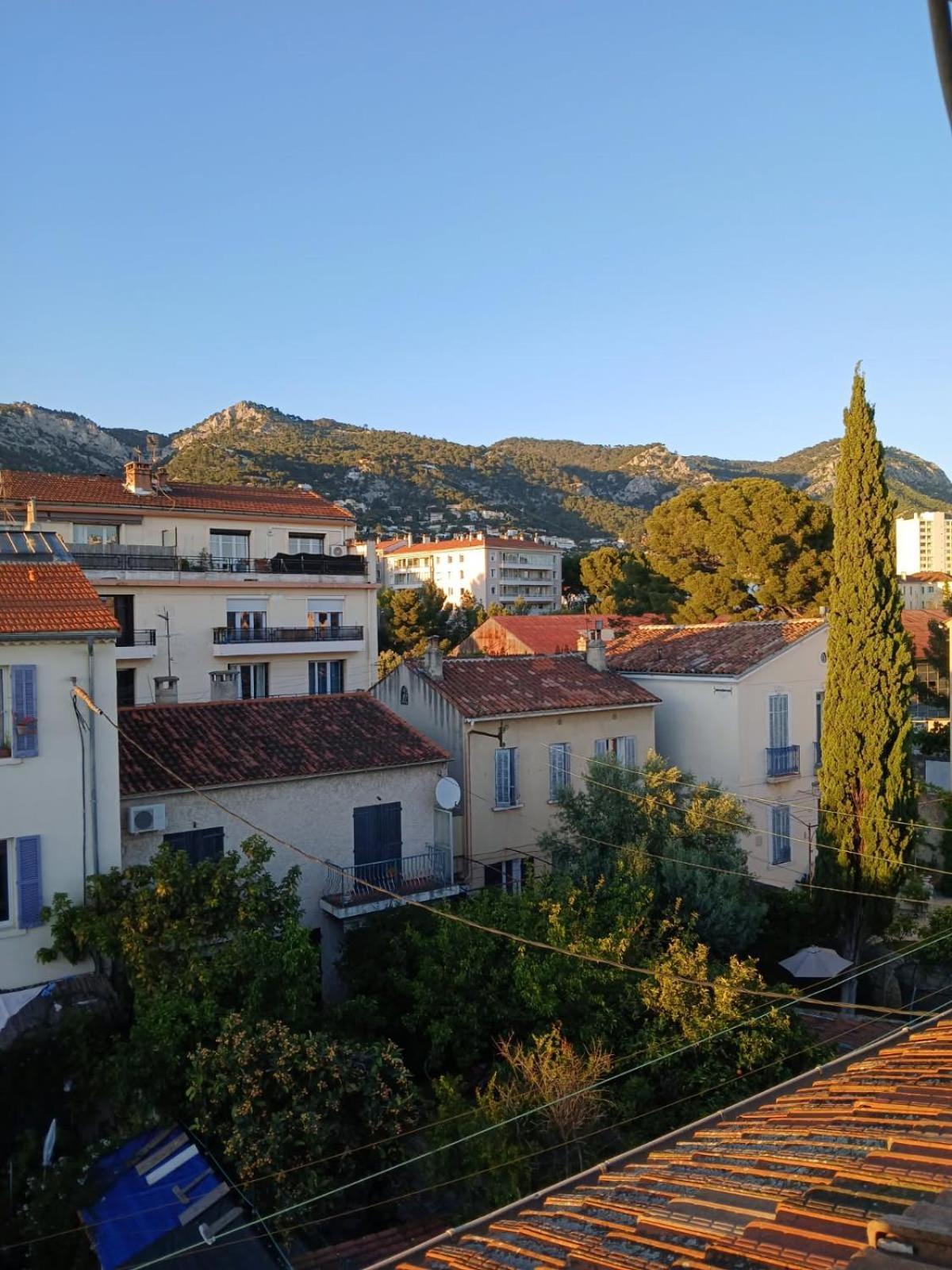 Cosy Et Calme Pres De La Gare Toulon